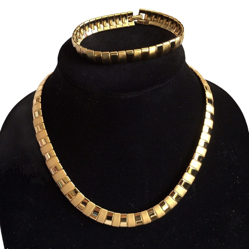 AVON Goldtone Satin and Mirror Polish Necklace Bracelet Combo Set